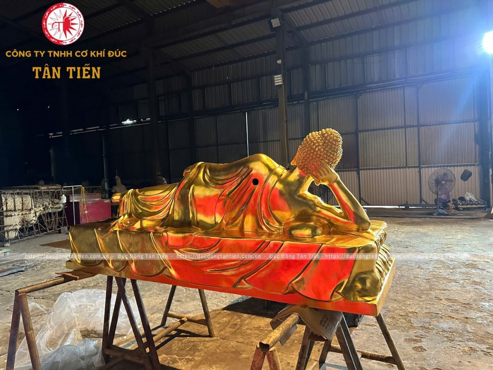 Tượng Th&iacute;ch Ca M&acirc;u Ni Nhập Niết B&agrave;n Bằng Đồng D&aacute;t V&agrave;ng 24K