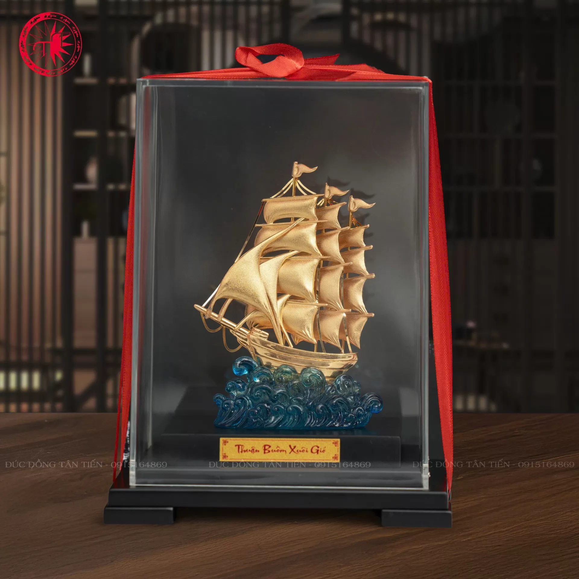 Mô hình thuyền ngọc dát vàng 24K