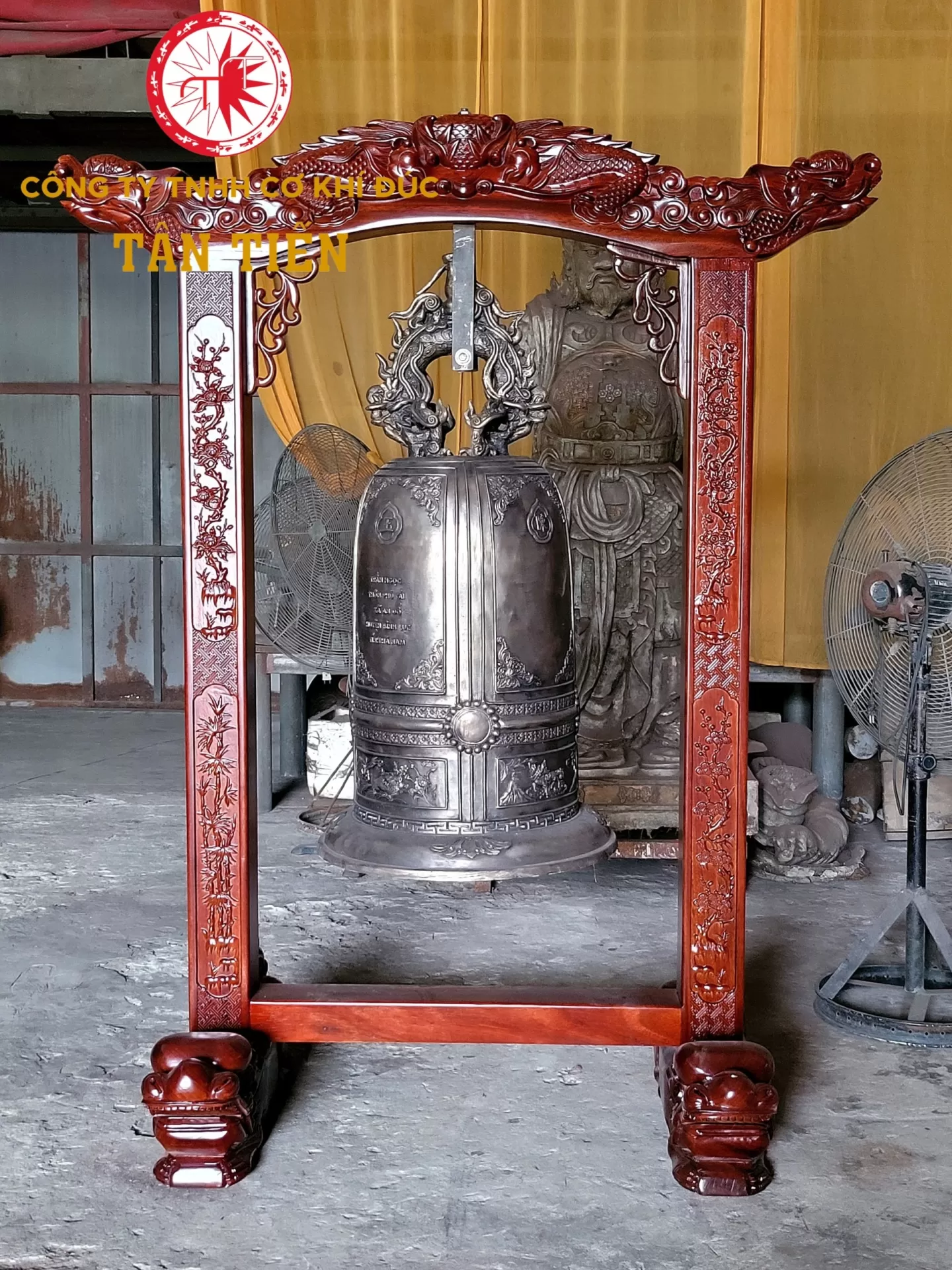 Chuông đồng 100kg và giá treo gỗ