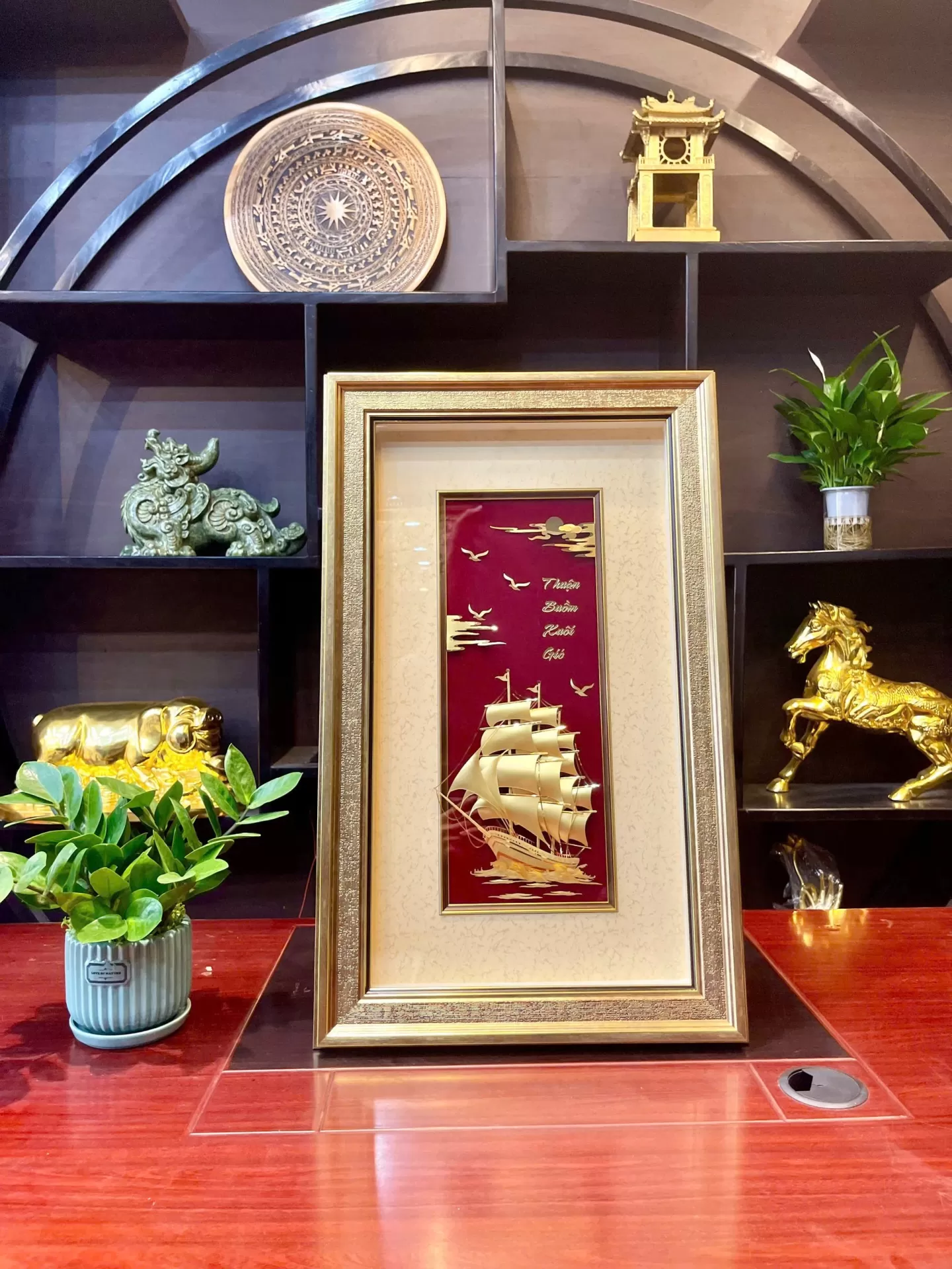 Tranh Thuyền Thuận Buồm Xuôi Gió Dát Vàng 24K Cao Cấp
