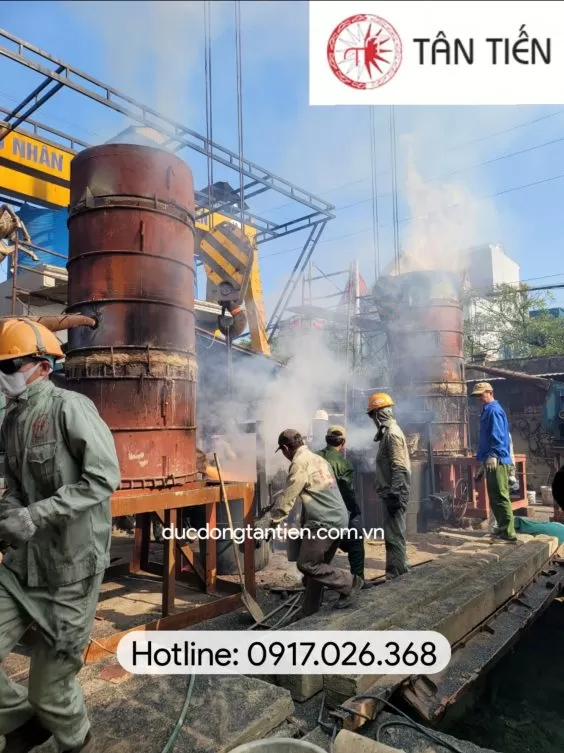 Nghề đúc đồng là gì? Nên nấu chảy đồng bằng lò điện hay lò than truyền thống?