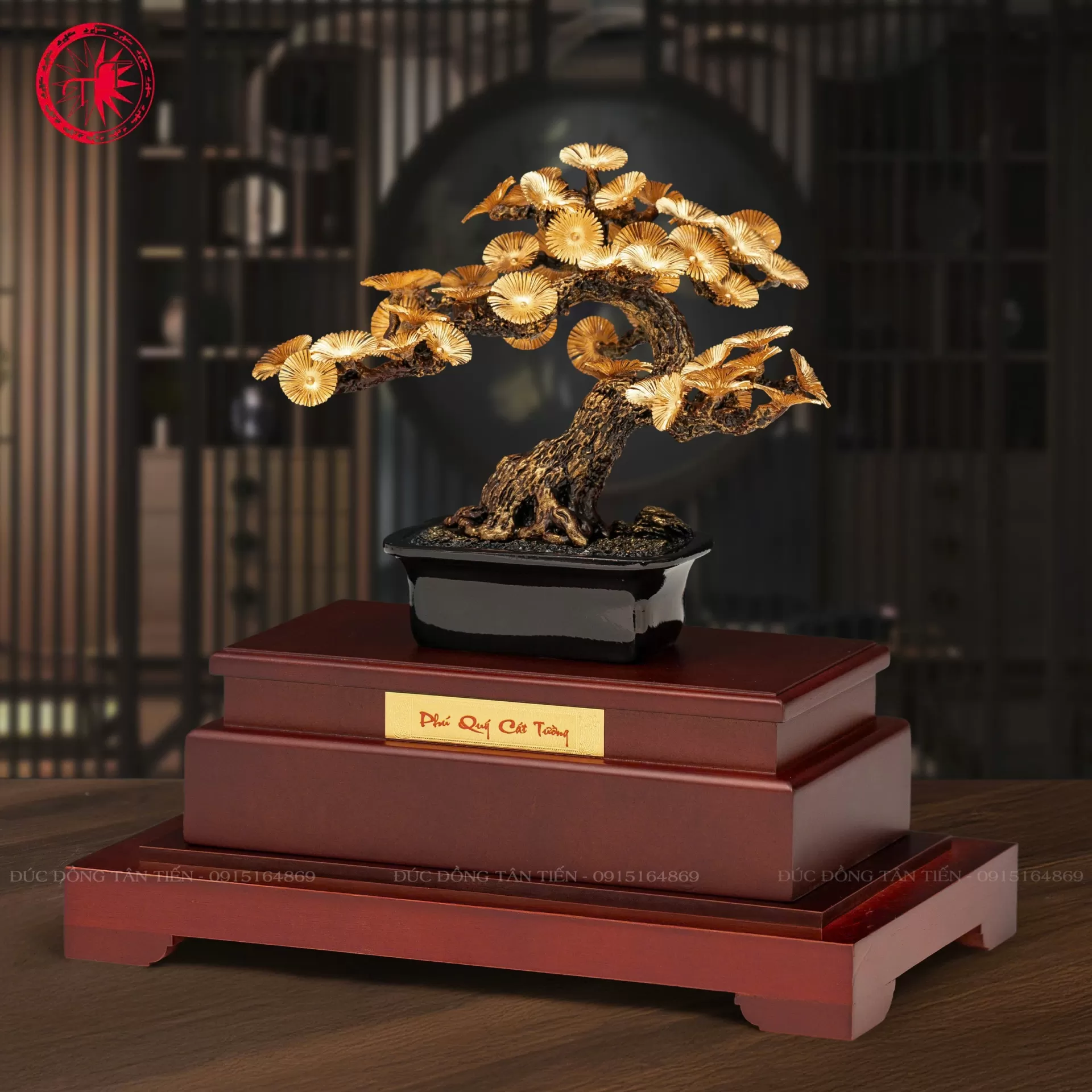 Cây Tùng Dát Vàng 24K – Biểu Tượng Trường Thọ, May Mắn Và Thịnh Vượng