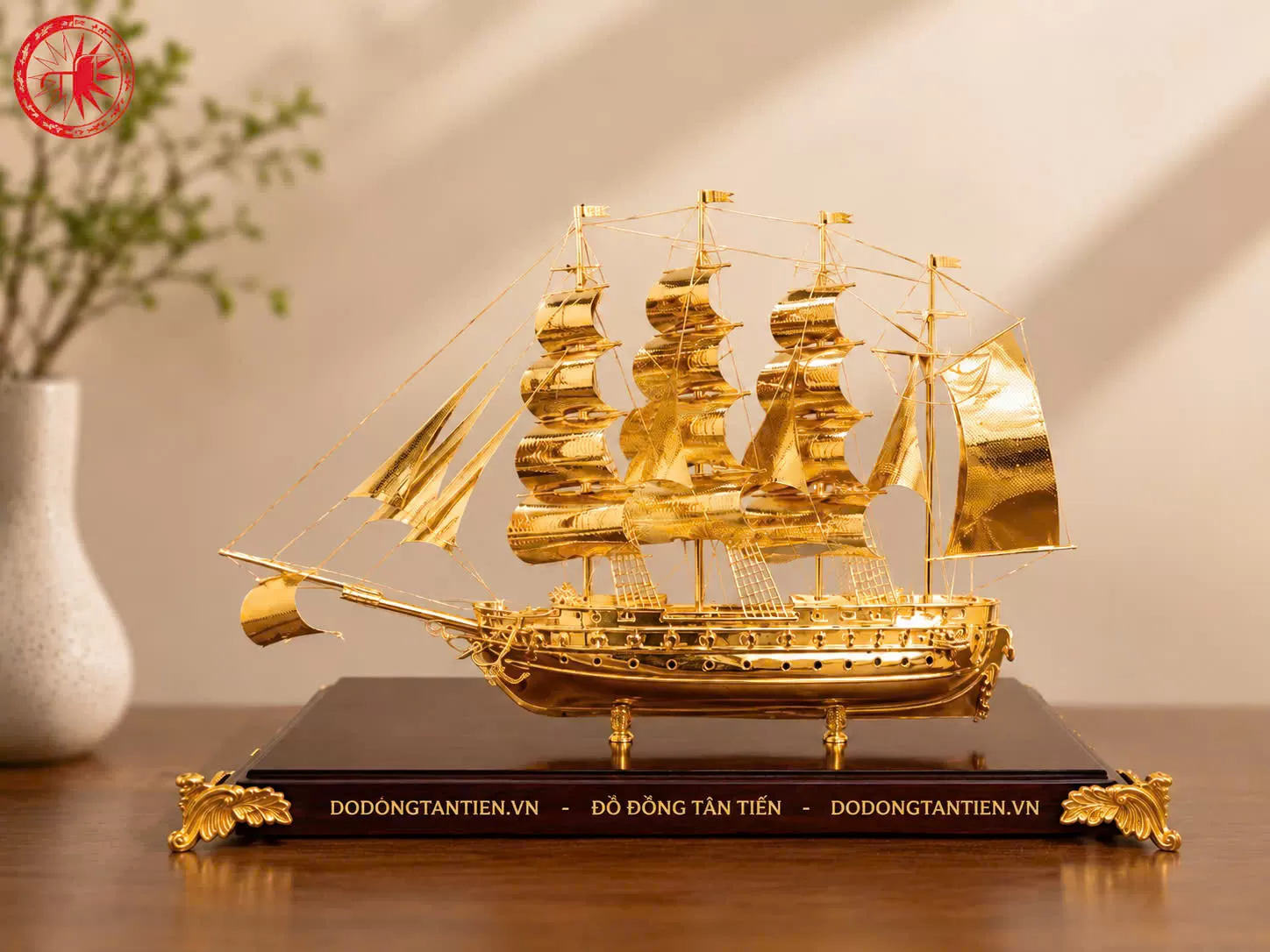 Mô Hình Thuyền Buồm Mạ Vàng 24k - Thuận Buồm Xuôi Gió